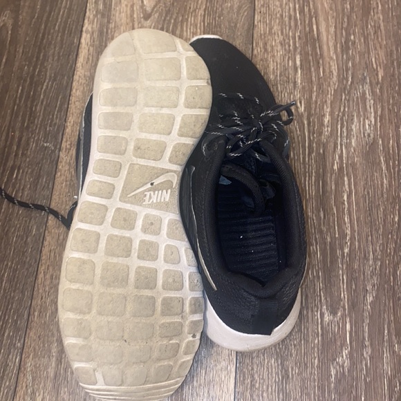 Nike Shoes - Picture 3 of 3